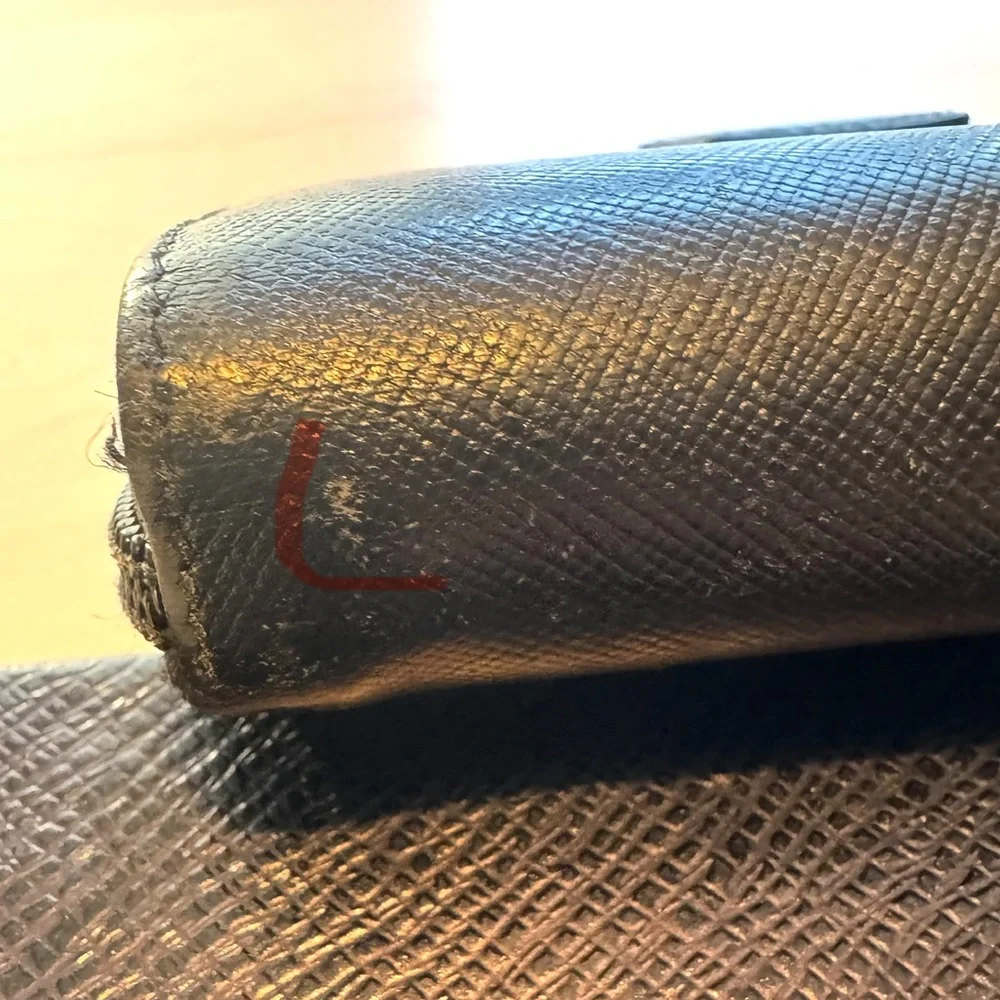 Prada Wallet - Picture 7 of 9